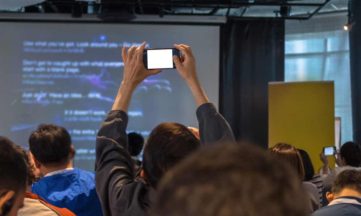 Building Mobile Apps for 2025: What Users Expect Today That They Didn’t Yesterday